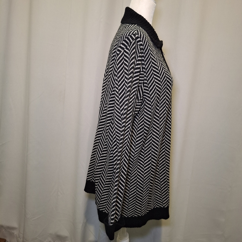 Talbots L Black White Chevron Pattern Collared Zi… - image 3